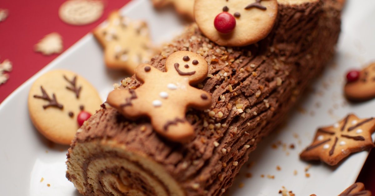 Best Christmas Log Cakes in Singapore (2026 Guide)
