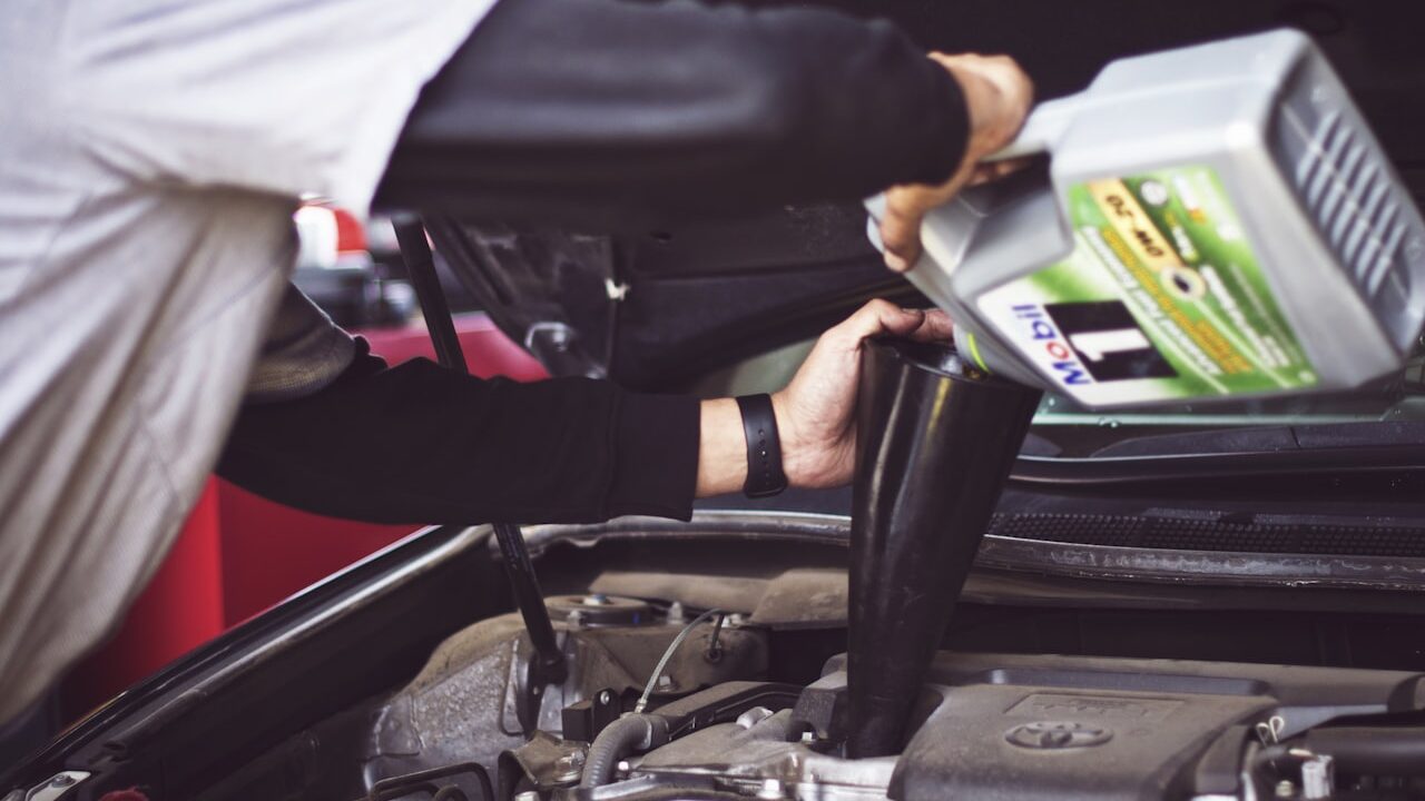 Best Engine Oil Change in Singapore: How to Choose